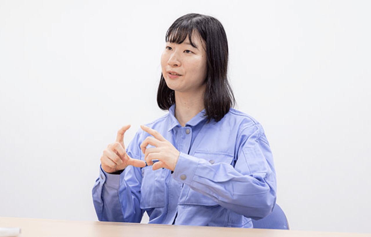 高分子技術部門 社員インタビュー風景