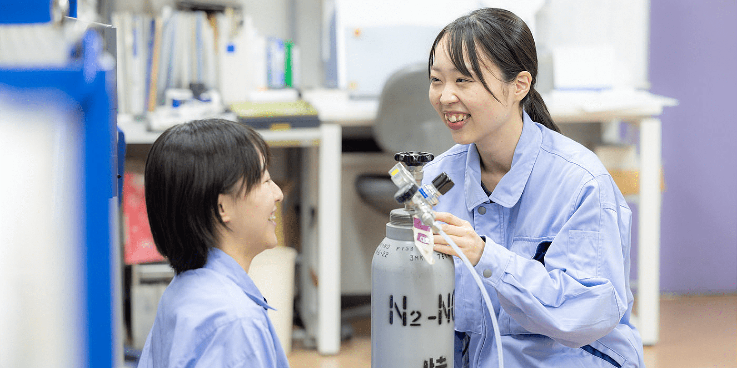 化学標準部門 社員インタビュー風景